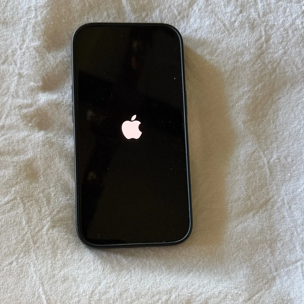 iPhone 15 Apple